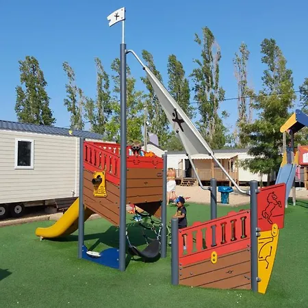 Campsite Grand Mobilhome Spacieux 8 Places Frejus/straphael *